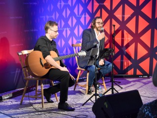 Biblioteka Publiczna Gminy Tereszpol - koncert Adama Szabata