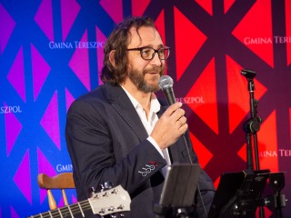 Biblioteka Publiczna Gminy Tereszpol - koncert Adama Szabata