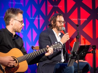 Biblioteka Publiczna Gminy Tereszpol - koncert Adama Szabata