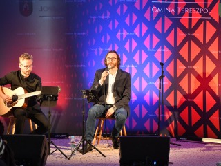 Biblioteka Publiczna Gminy Tereszpol - koncert Adama Szabata