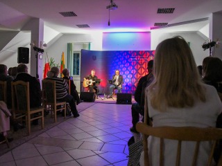 Biblioteka Publiczna Gminy Tereszpol - koncert Adama Szabata