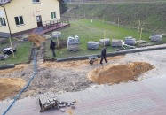 Powstaje plac zabaw